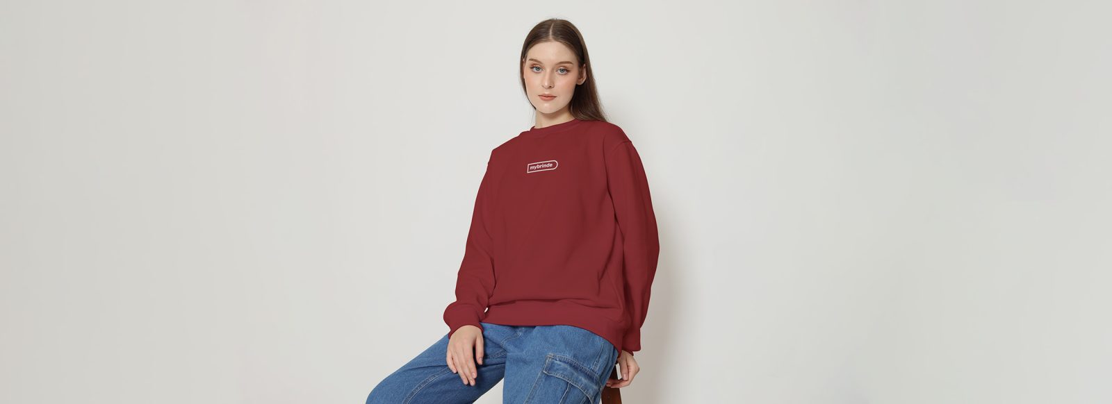 Camisola personalizada com logótipo mybrinde, ideal para merchandising e brindes empresariais em tecido